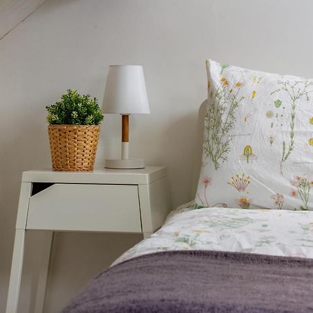 The Shoe Box Cottage With Allocated Parking Malmesbury Bagian luar foto
