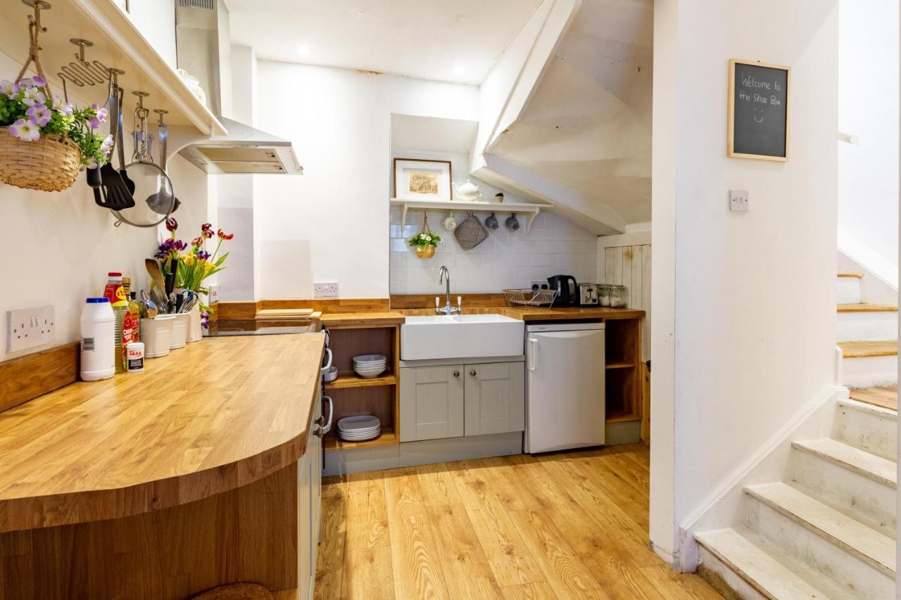 The Shoe Box Cottage With Allocated Parking Malmesbury Bagian luar foto