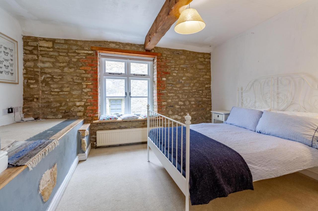 The Shoe Box Cottage With Allocated Parking Malmesbury Bagian luar foto
