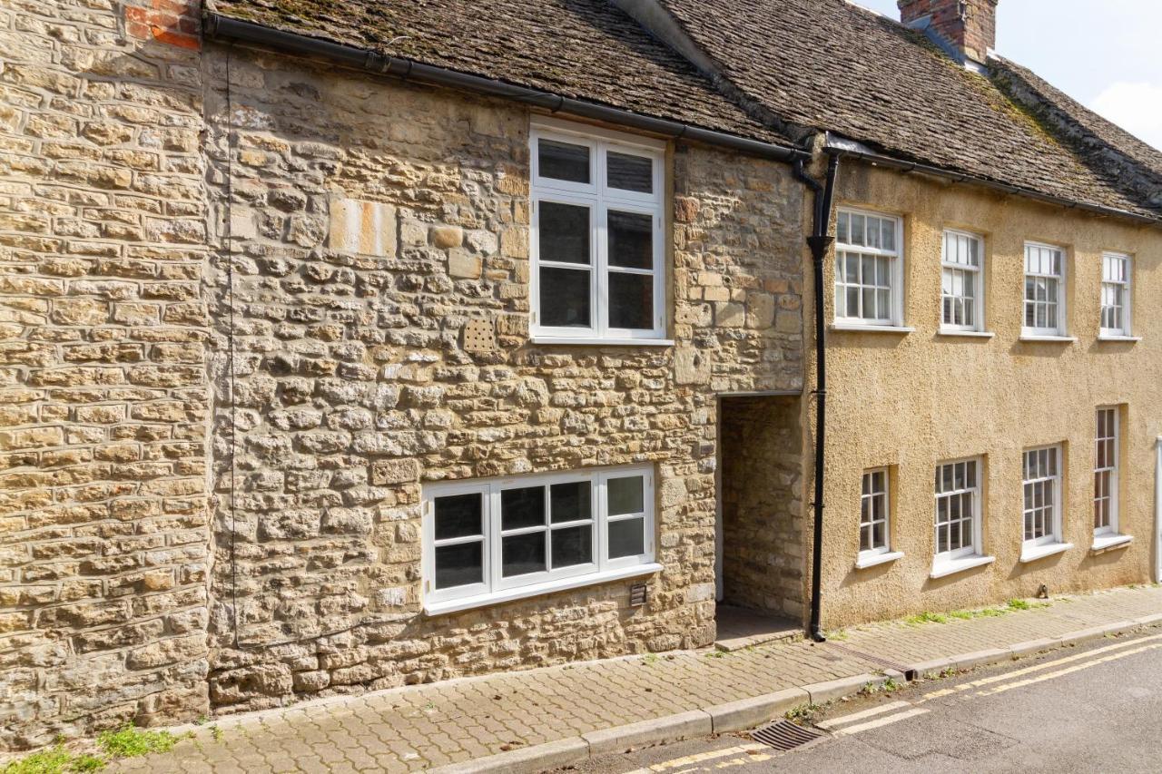 The Shoe Box Cottage With Allocated Parking Malmesbury Bagian luar foto